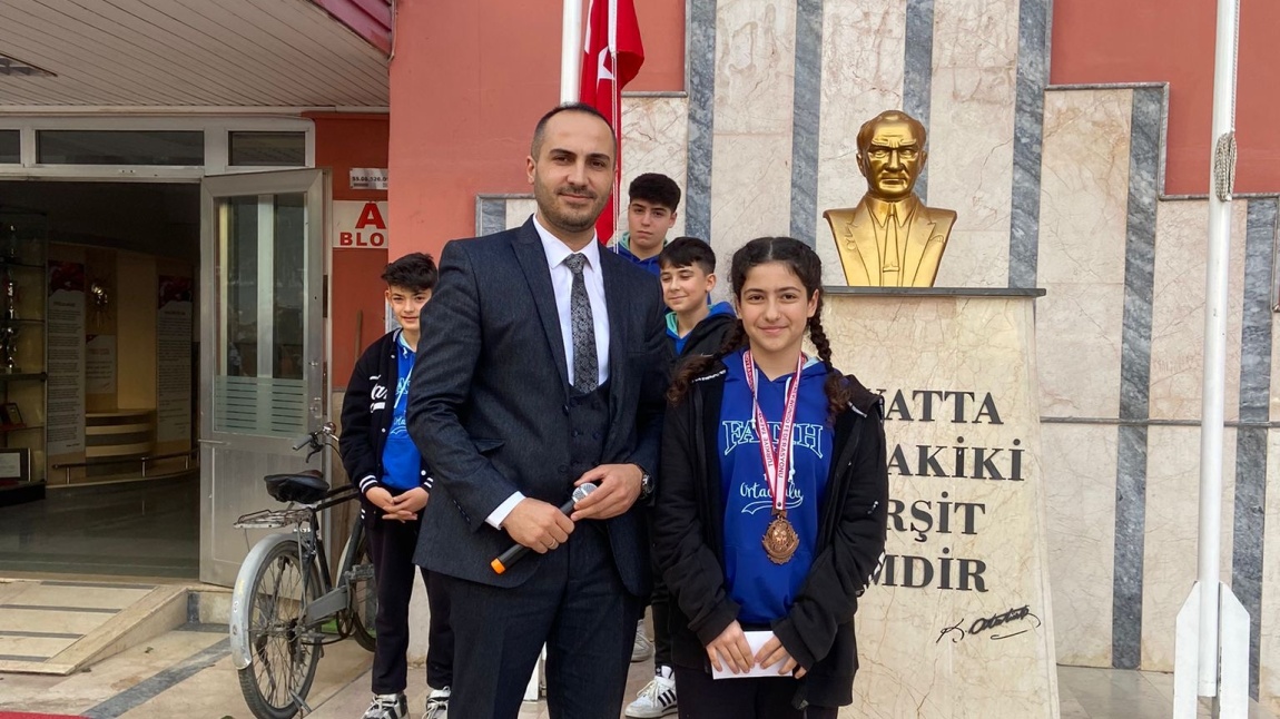 Taekwondo Türkiye 3.sü Öğrencimizi Ödüllendirdik. 